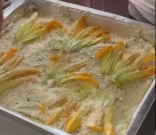 🌼 Le nostre Lasagne ai Fiori di Zucca: amore, ingredienti scelti e mani sapienti