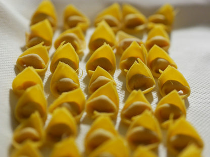 Tortellini bolognesi fatti a mano 38€/kg