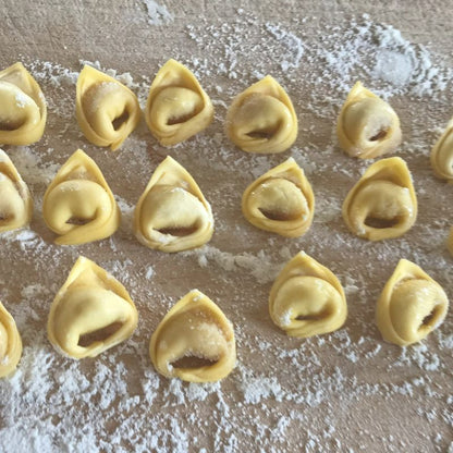 Tortellini bolognesi fatti a mano 19€ (500 g)